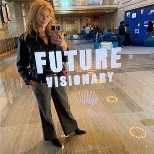 Meet your Posher, Wendy